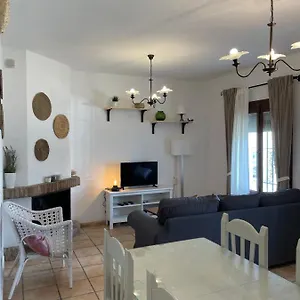 Agradable Con Chimenea En Interior Сasa de vacaciones